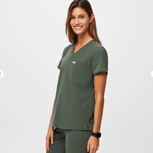 Catarina One-Pocket Scrub Top Size S - bonsai green